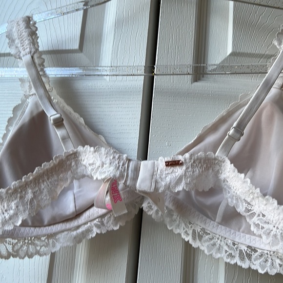 Pink Victoria’s Secret’s ladies lace bra - Picture 4 of 5